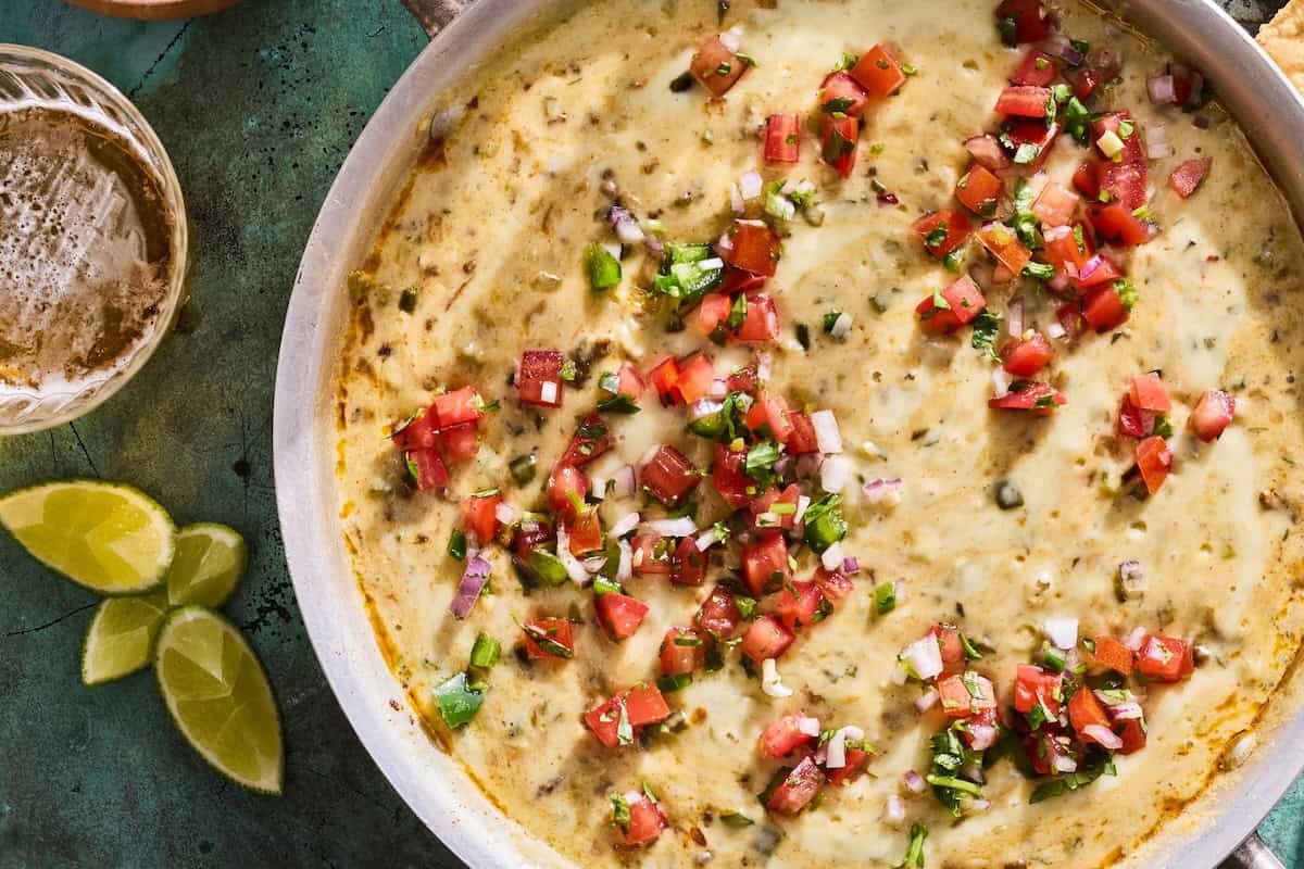 Ultimate Tex-Mex Beef Queso Dip: Game Day & Party Essential